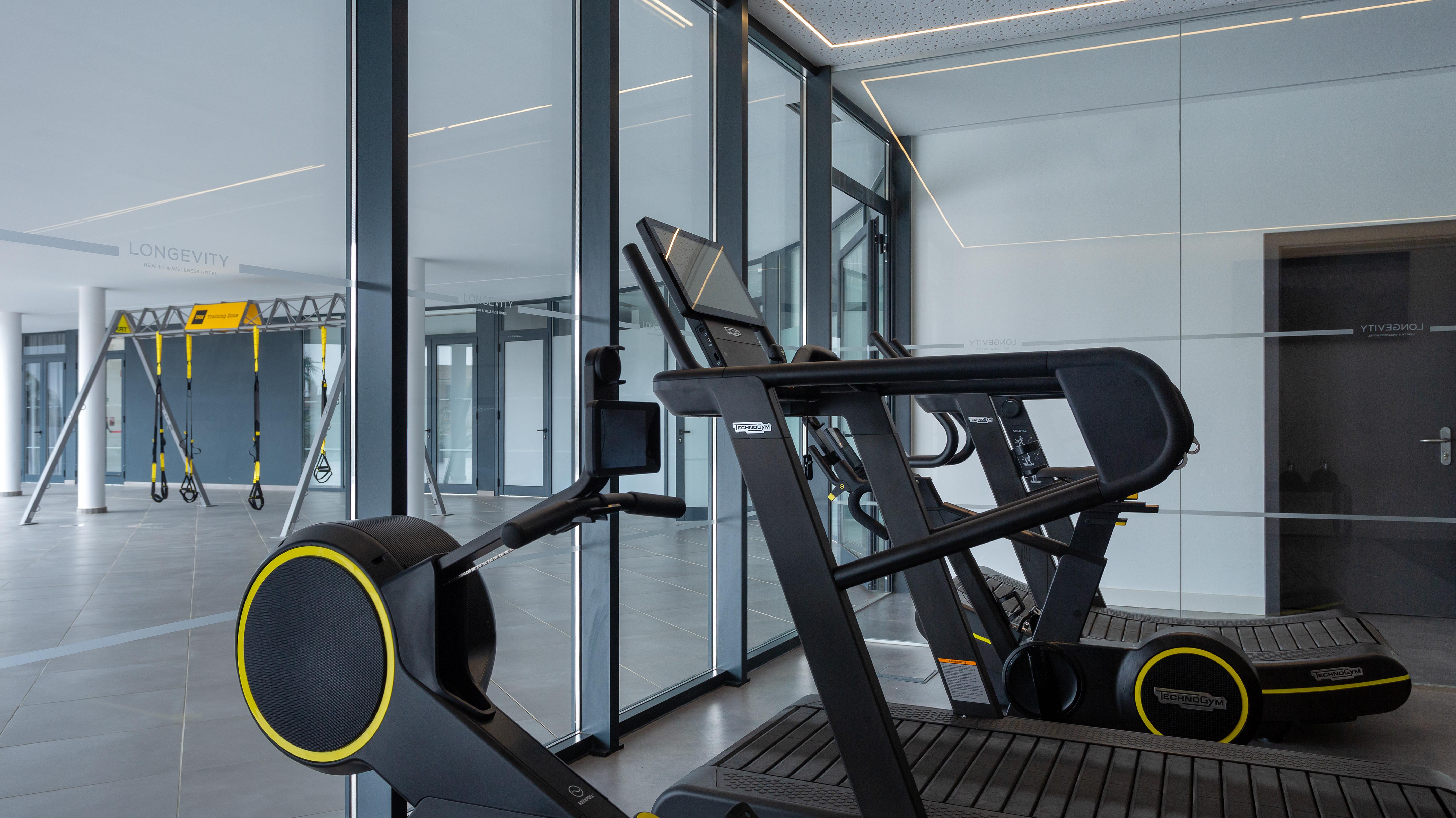 Longevity Health & Wellness Hotel - Adults Only Alvor Exterior photo A Technogym machine