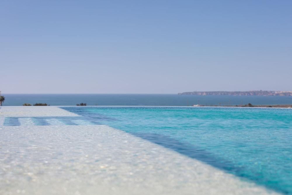 Longevity Health & Wellness Hotel - Adults Only Alvor Exterior photo Infinity pool
